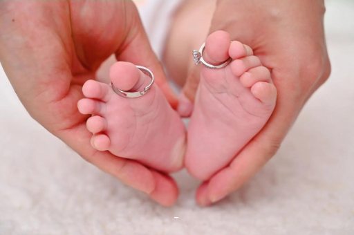 辽宁宝宝吃奶呕吐